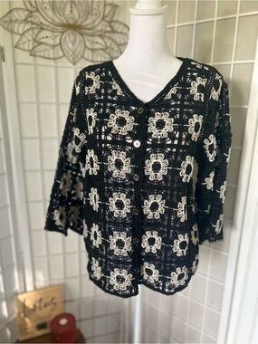 POL Black & Cream Floral Crochet Button-Front Cardigan